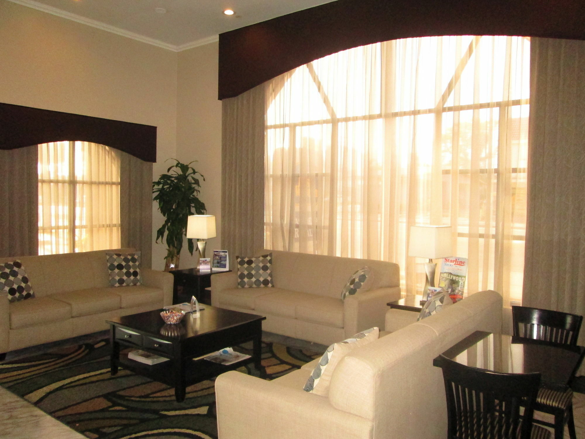 Best Western Pasadena Royale Inn & Suites Luaran gambar